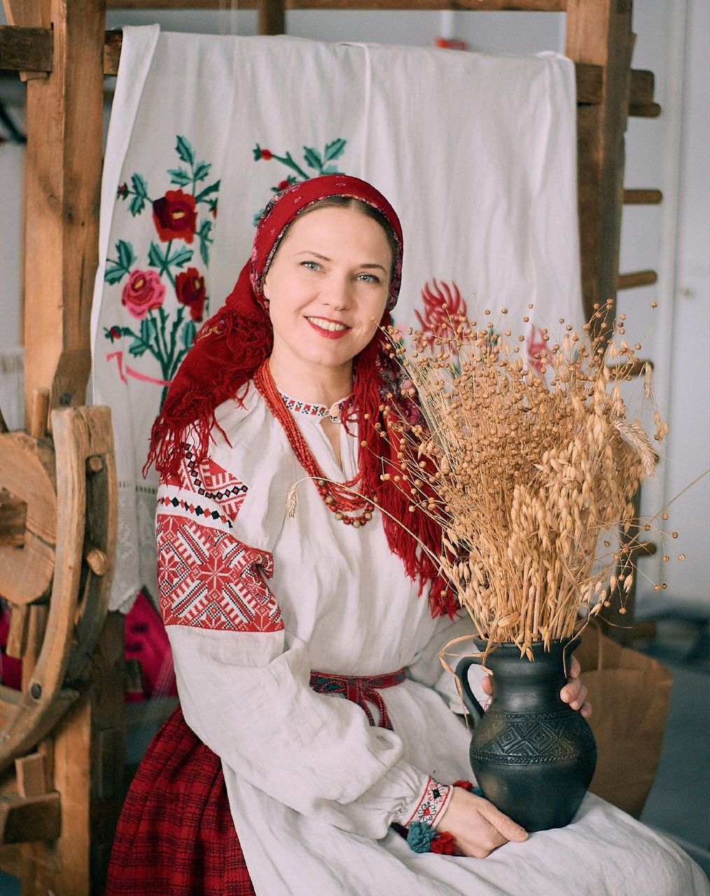 Women in Slavic costumes in Luanda