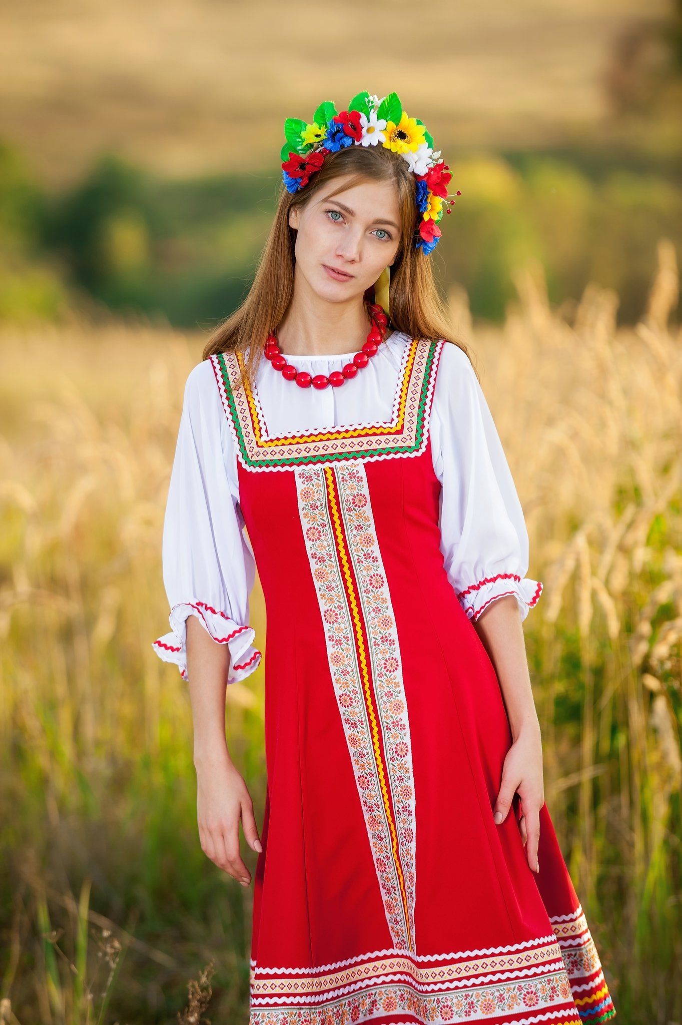 Women in Slavic costumes in Luanda
