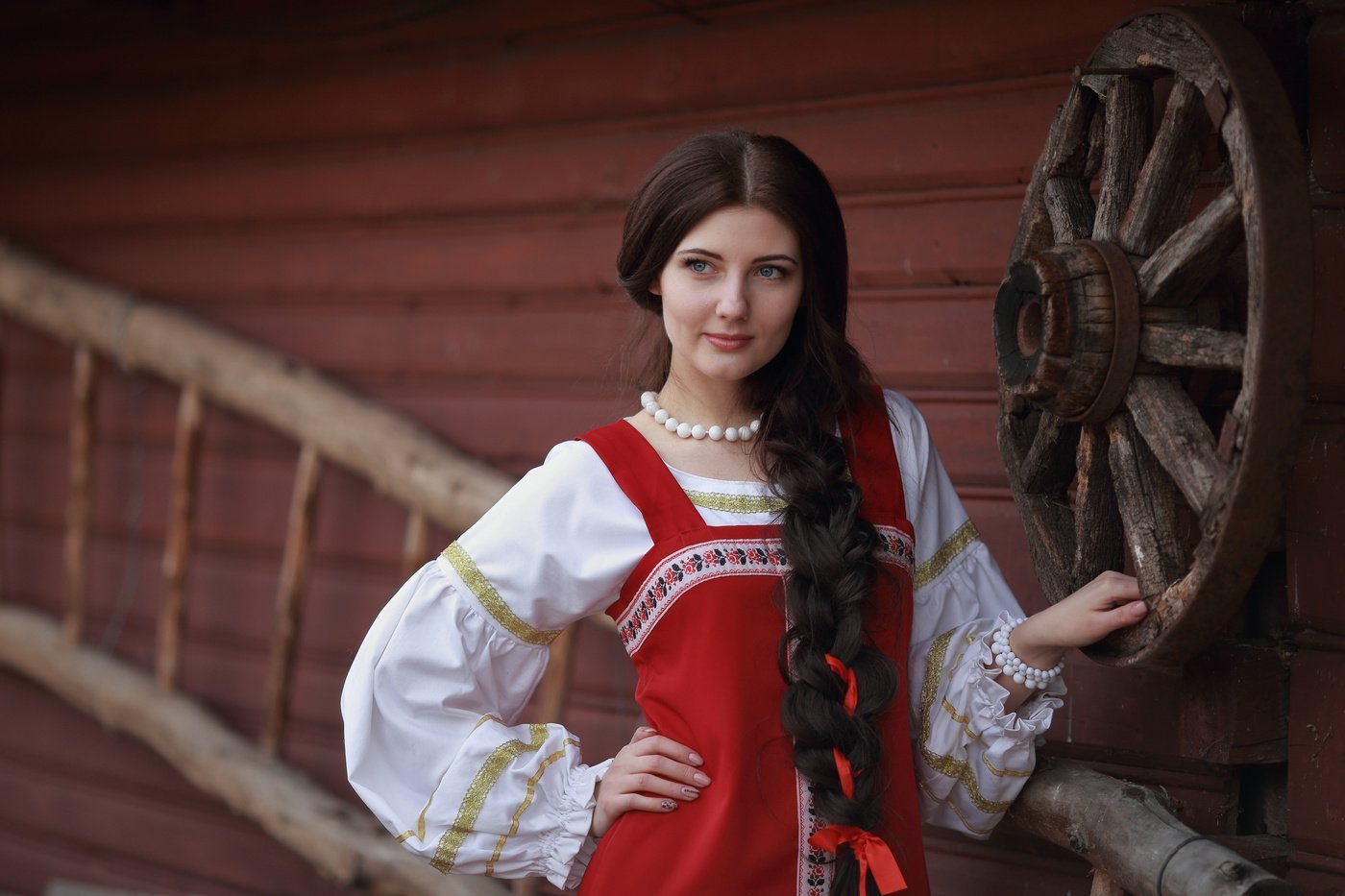 Girls in Slavic costumes in Luanda