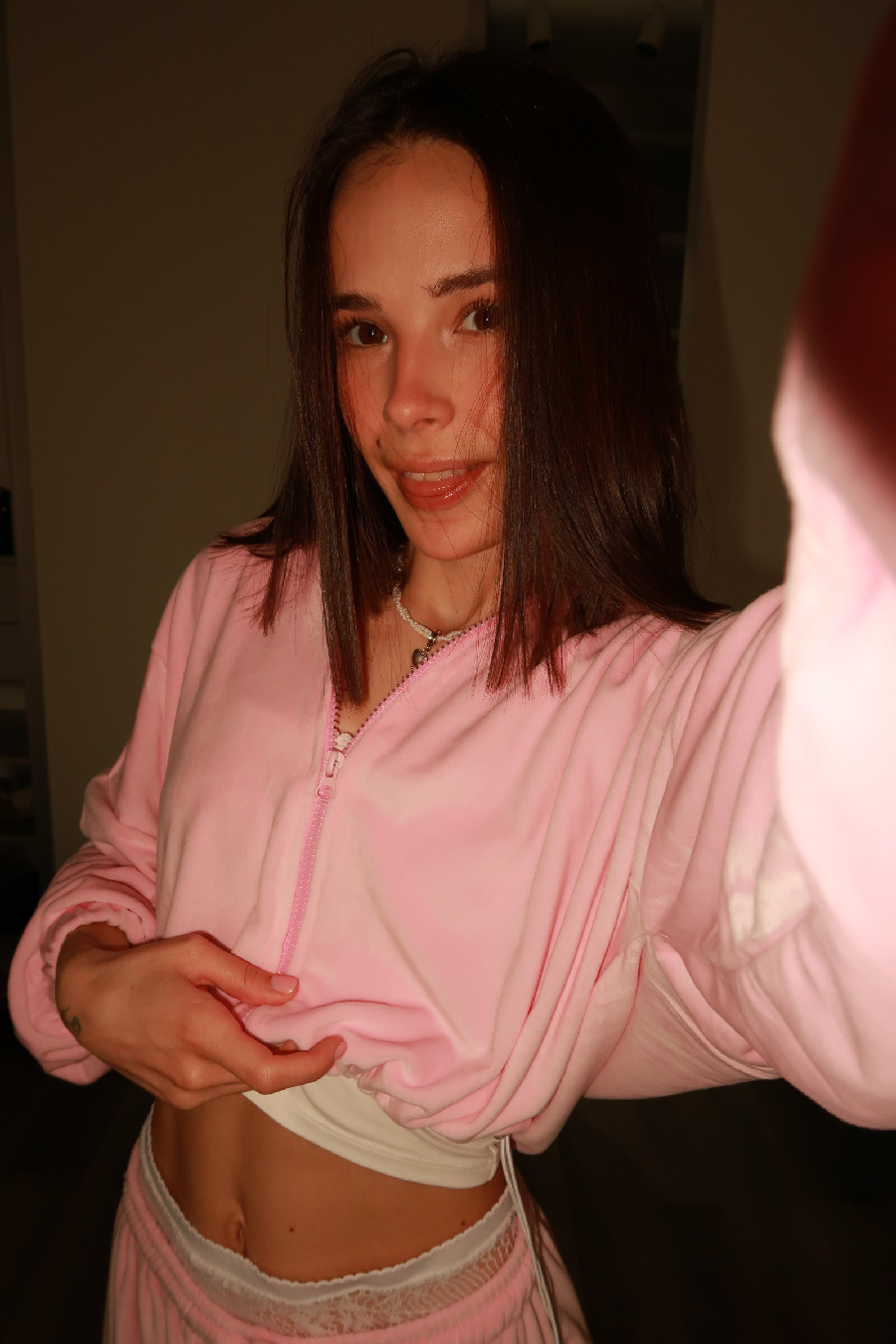 Tina brings the glow — live moments in Luanda